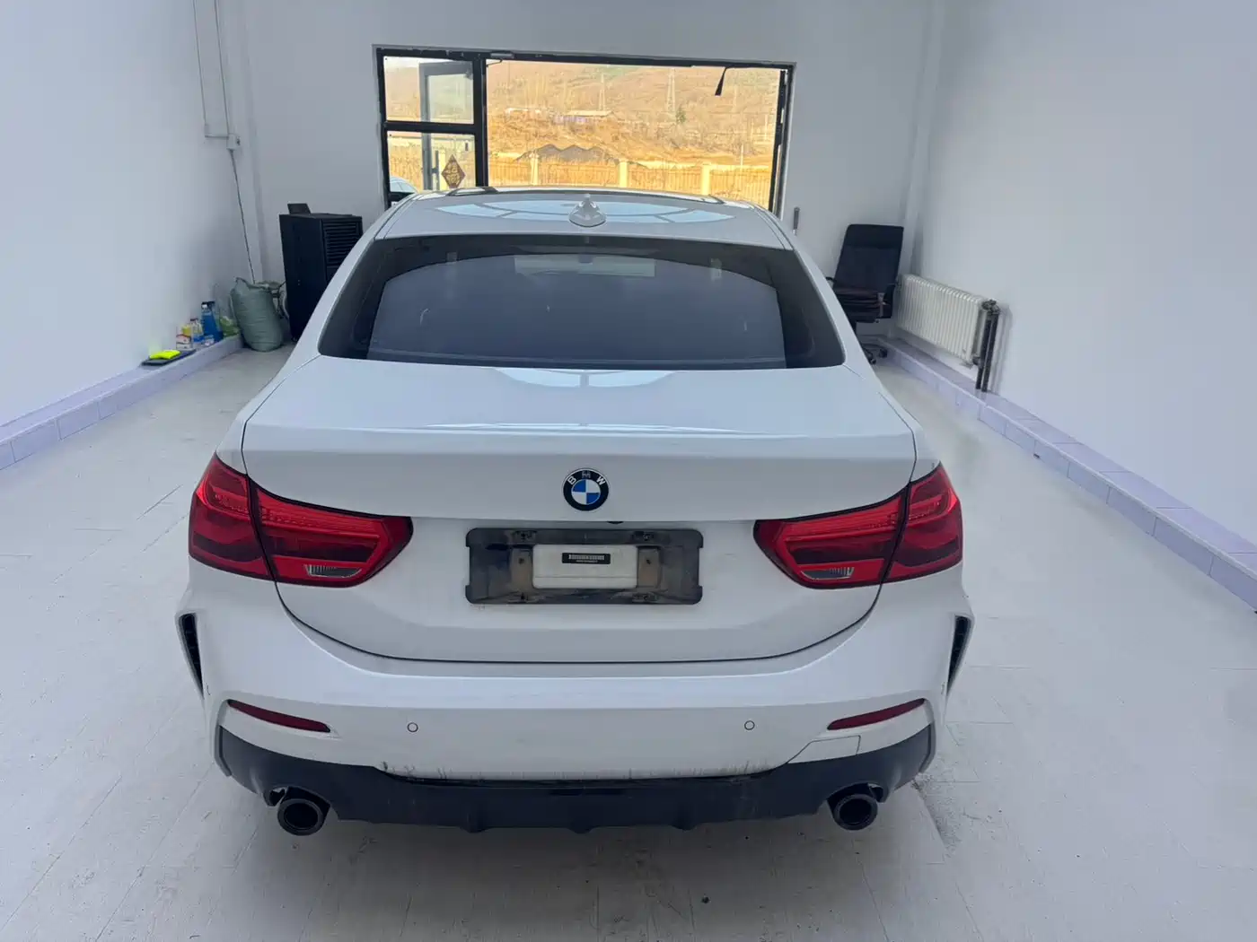 BMW 1 Series 2022 120i M Sport Shadow Edition фото 2