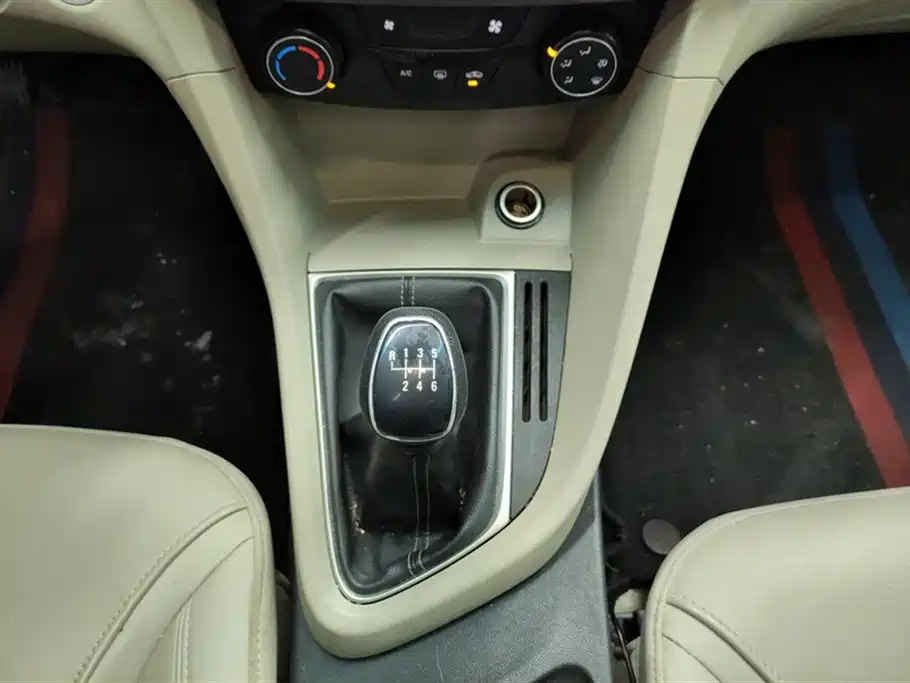 Buick Excelle 2019 15T Manual Elite Type China VI фото 16