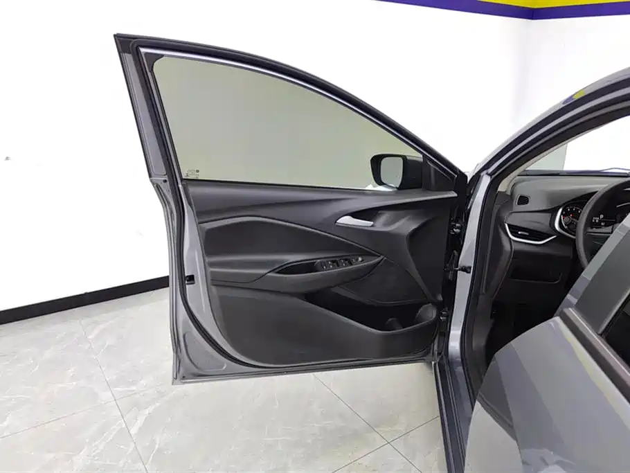 Chevrolet Cavalier 2020 325T Automatic Joy Edition фото 7