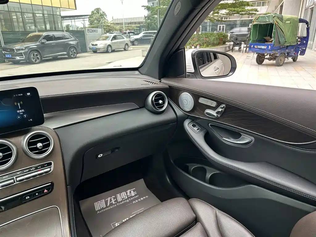 Mercedes-Benz GLC 2020 Facelift GLC 260 L 4MATIC Luxury фото 9