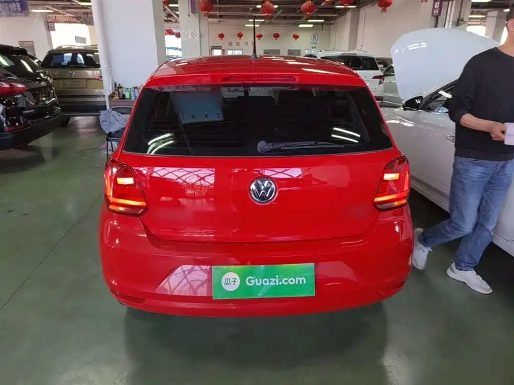 Volkswagen Polo 2016 1.6L Automatic Comfort фото 6