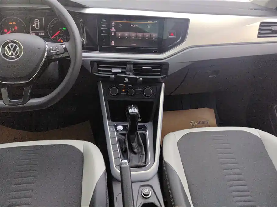 Volkswagen Polo 2021 Plus 1.5L Automatic Colorful Tech Edition фото 13