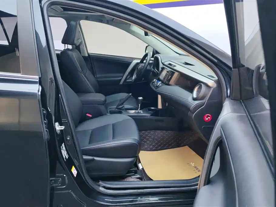 Toyota RAV4 Rongfang 2016 2.0L CVT 2WD Smart (China V) фото 8