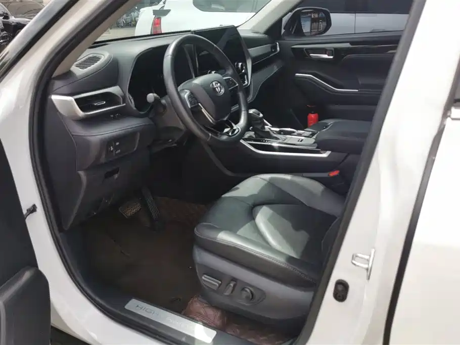 Toyota Highlander 2022 Model Dual Engine 2.5L 4WD Premium Edition 7-Seater фото 9