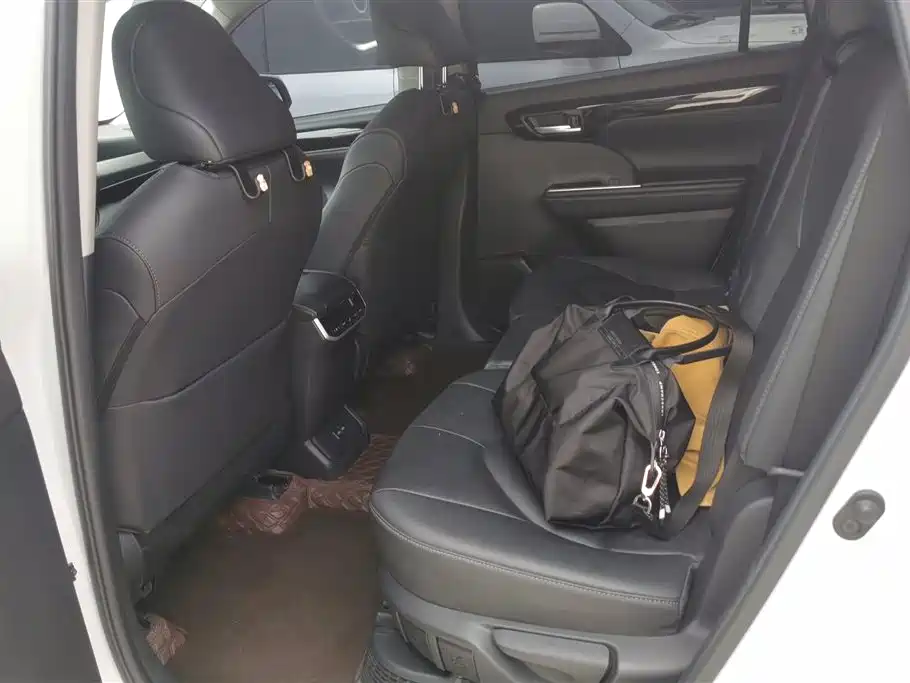 Toyota Highlander 2022 Model Dual Engine 2.5L 4WD Premium Edition 7-Seater фото 11