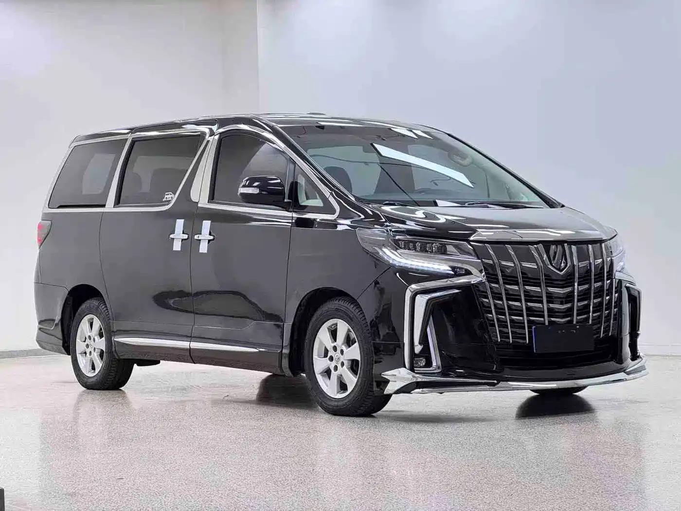 Toyota Alphard 2012 3.5L Luxury Edition фото 3