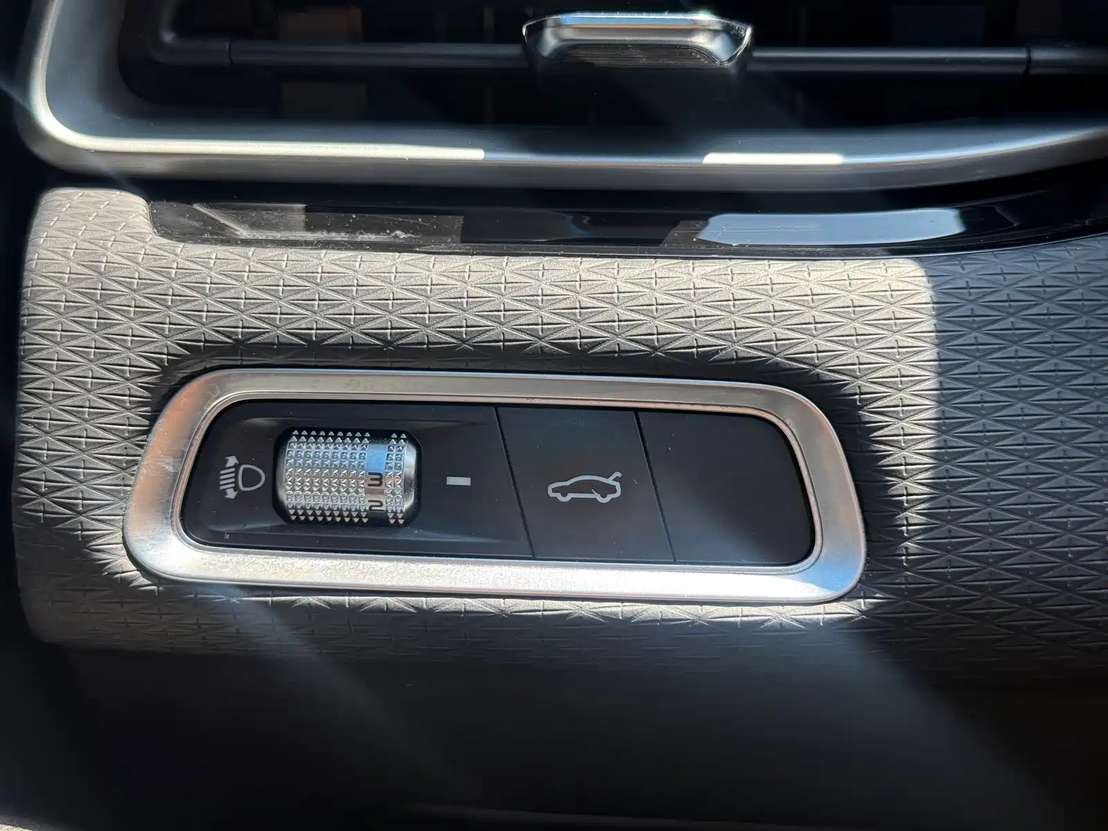 صورة 16 - Geely Emgrand