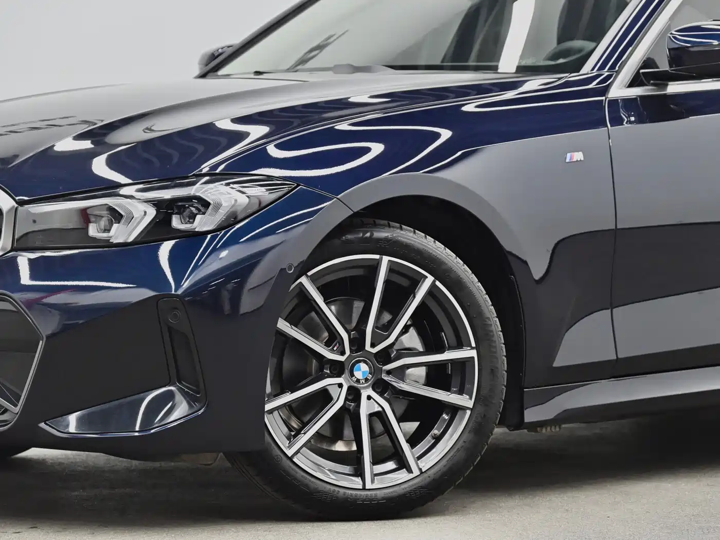BMW 3 Series 2023 325Li M Sport Package фото 27