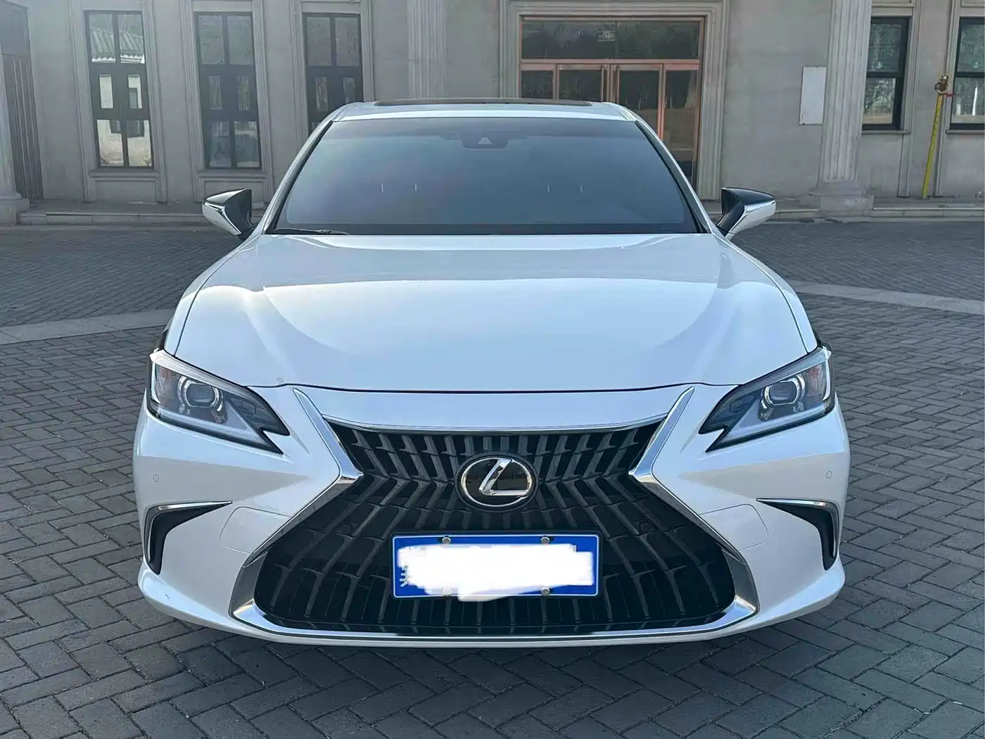 Lexus ES 2023 200 Excellence Edition фото 2