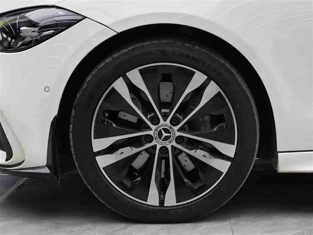 Mercedes-Benz C-Class New Energy 2024 C 350 eL фото 4