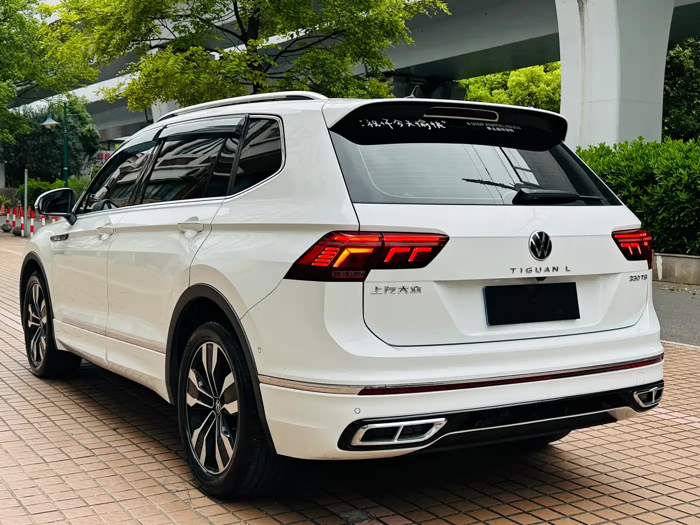 Volkswagen Tiguan L 2024 330TSI Automatic 2WD R-Line Premium Enjoyment Edition фото 9