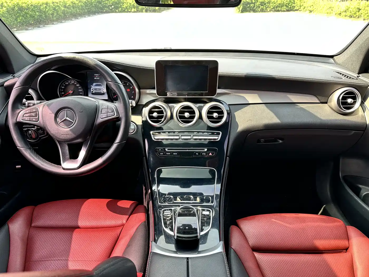 Mercedes-Benz GLC Coupe 2019 GLC 200 4MATIC Coupe SUV фото 13
