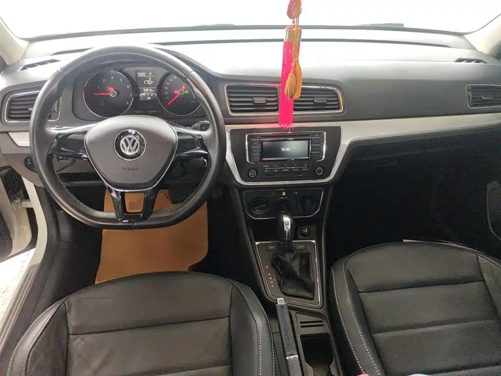 Volkswagen Lavida Tour 2015 1.6L Automatic Comfort Edition фото 10