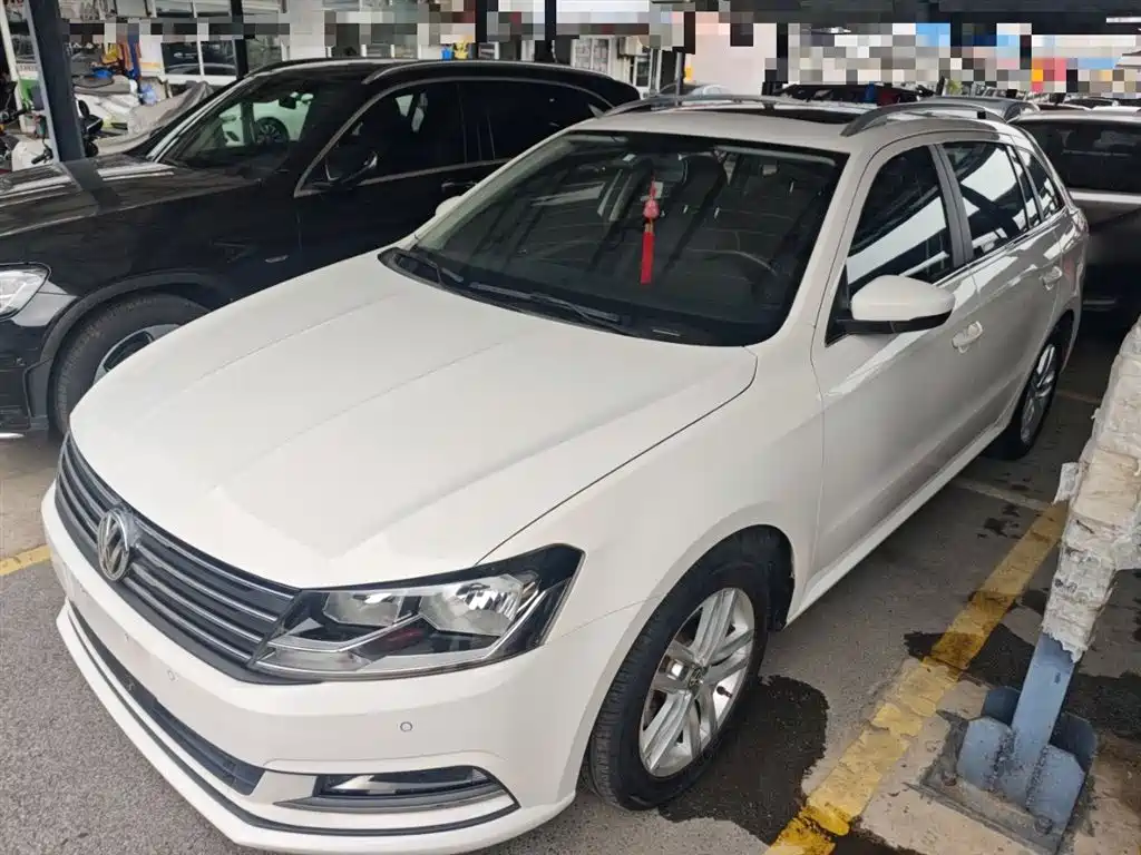 Volkswagen Lavida Tour 2015 1.6L Automatic Comfort Edition
