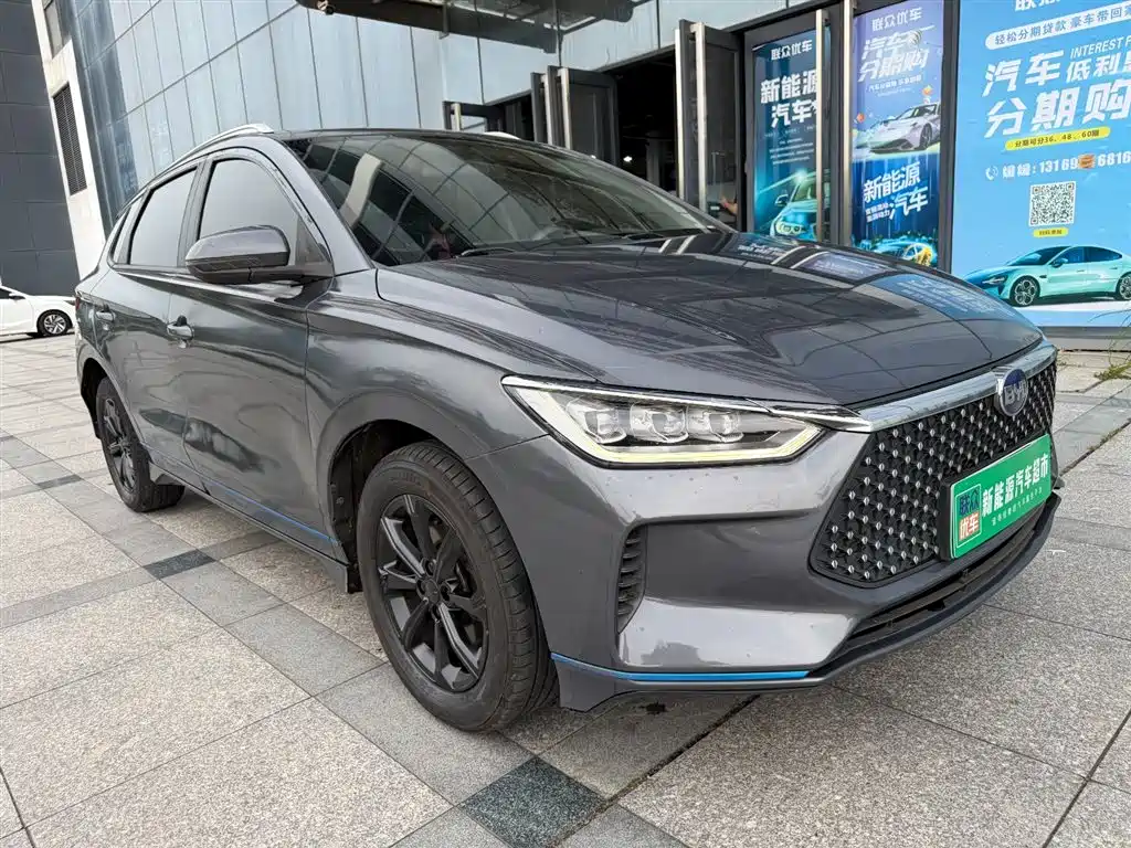 BYD E2