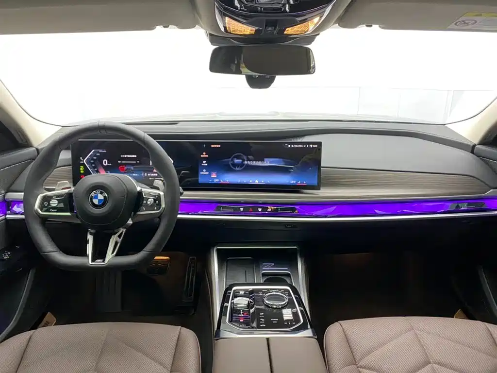 BMW 7-SERIES