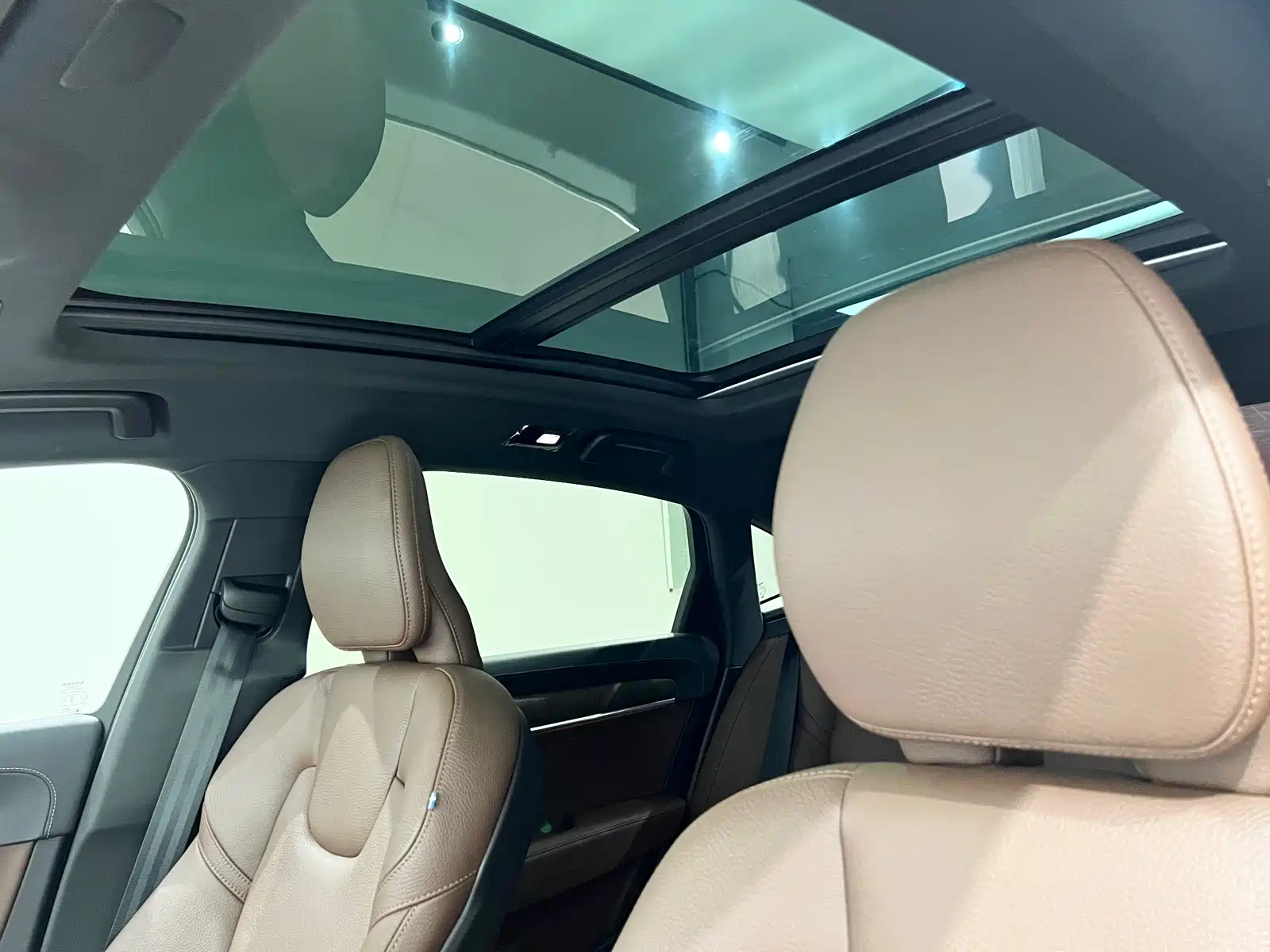 Фото 13 - Volvo S90
