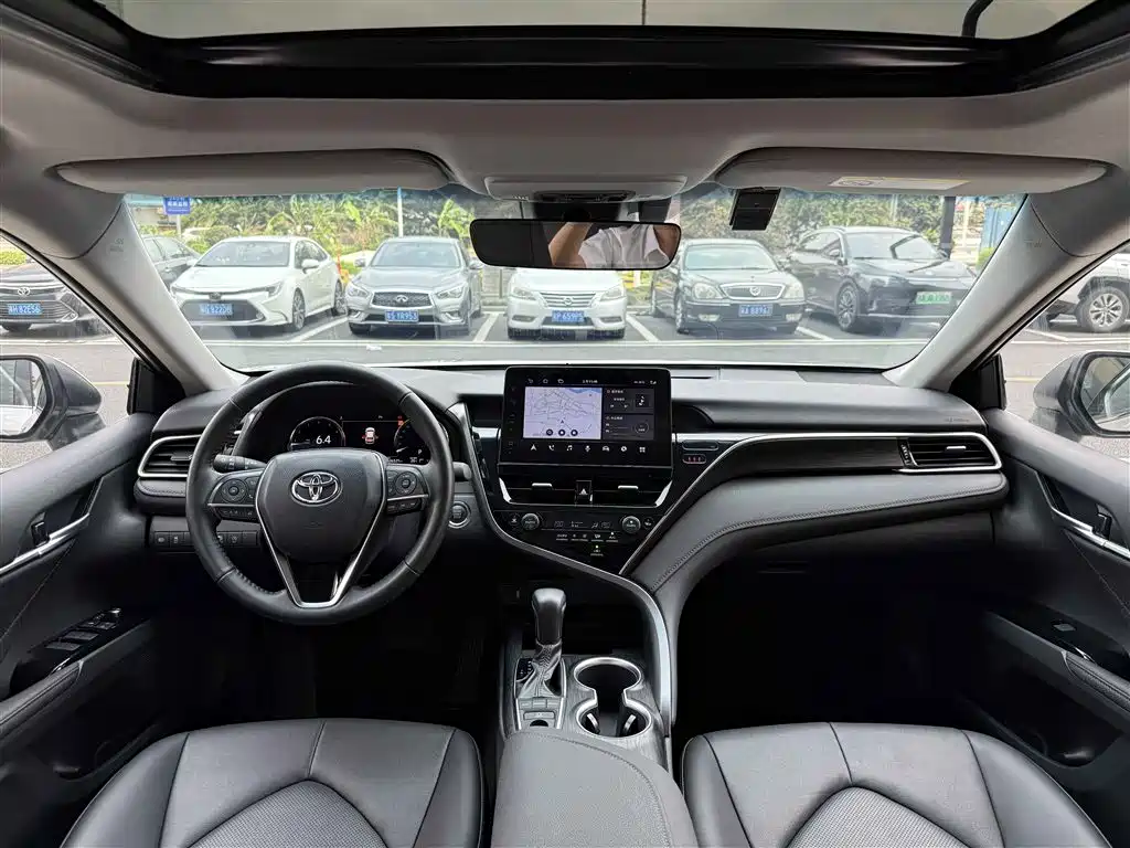 Toyota Camry 2023 2.5G Luxury Edition фото 24