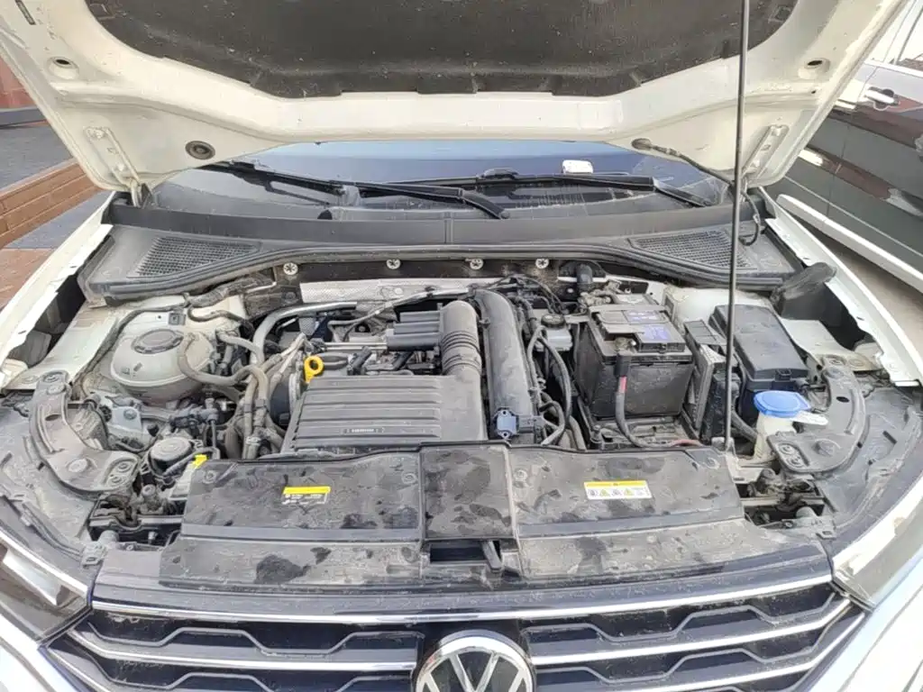 VOLKSWAGEN T-ROC EXPLORING SONGS