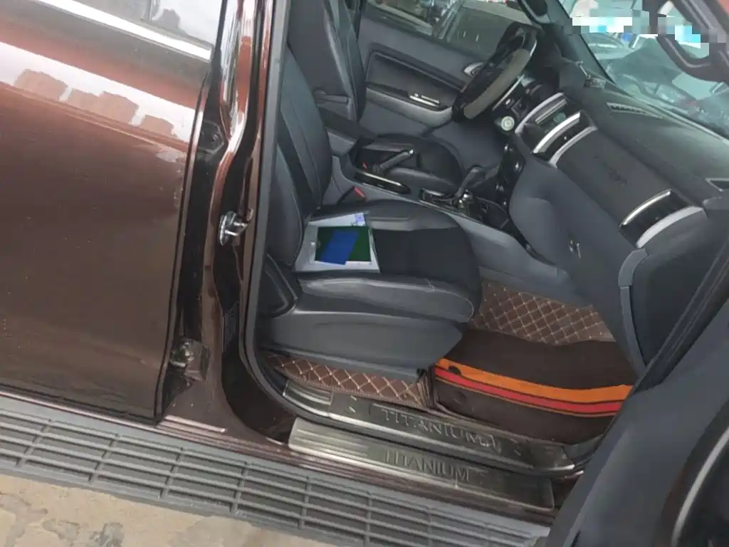 Ford Everest 2018 2017 2.0T Gasoline Automatic 4WD Luxury Edition 5-Seater