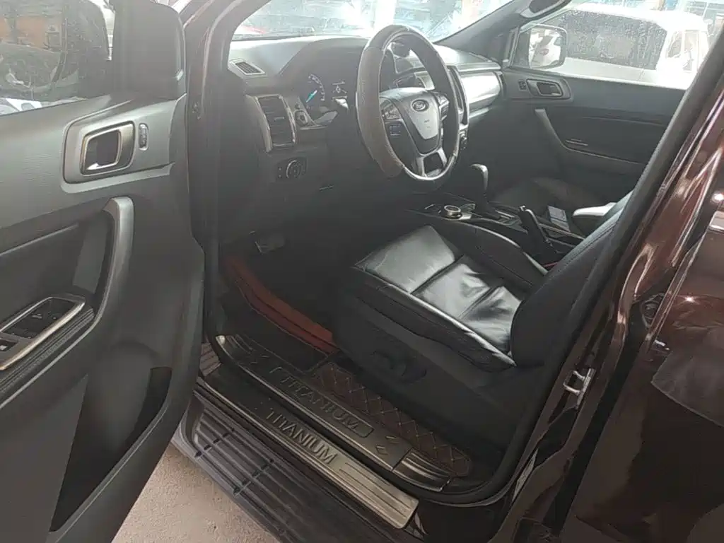 Ford Everest 2018 2017 2.0T Gasoline Automatic 4WD Luxury Edition 5-Seater