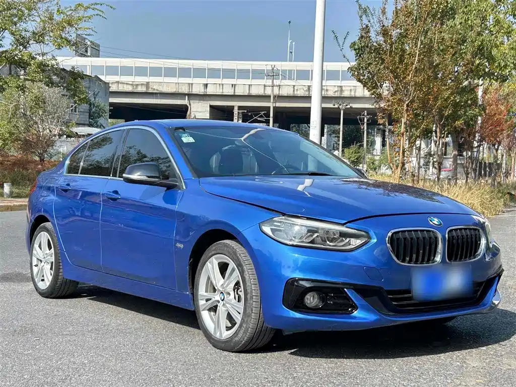 BMW 1 Series 2017 118i Sport фото 22