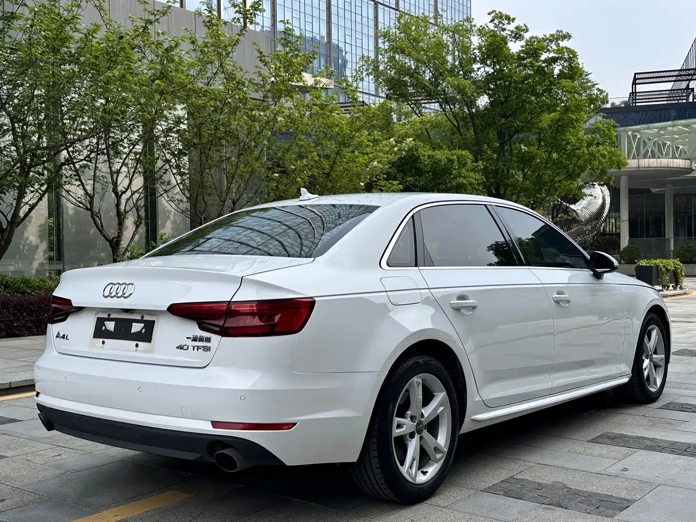 Audi A4L 2017 40 TFSI Fashion Edition фото 4