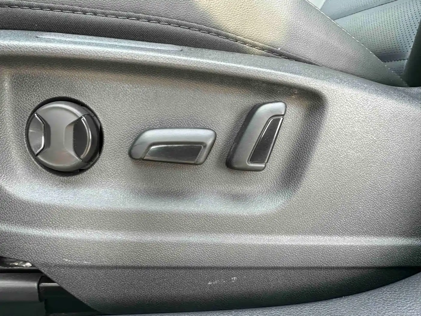 Volkswagen Tharu 2022 280TSI FWD Luxury Edition фото 12