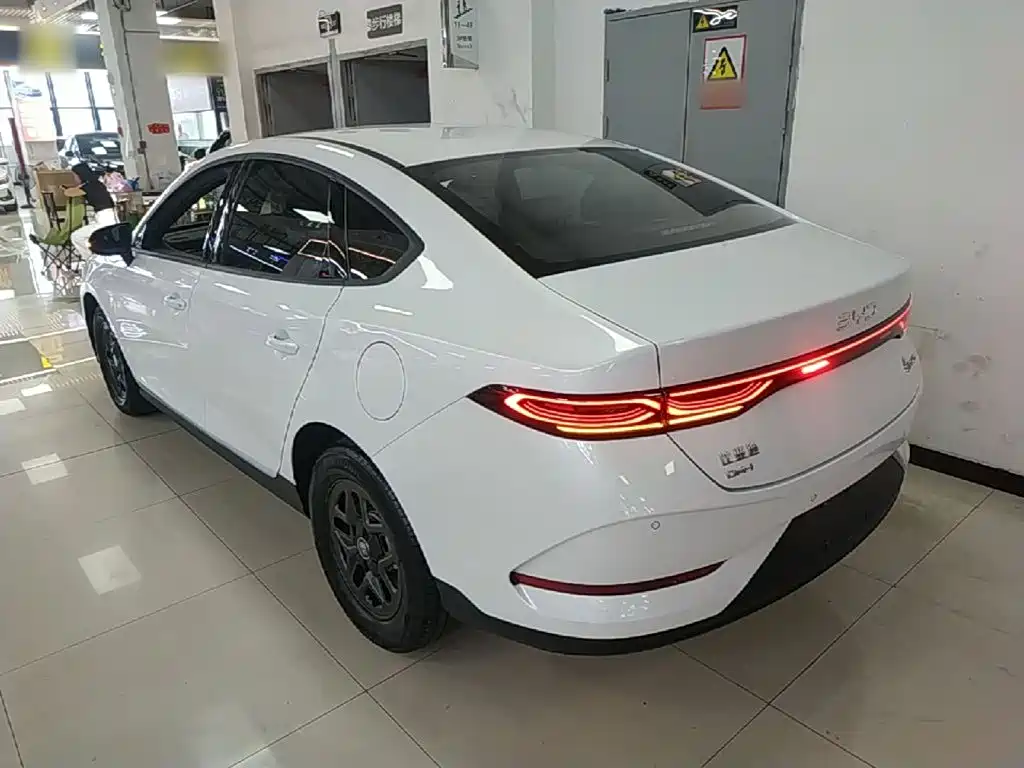 Фото 5 - BYD Qin PLUS