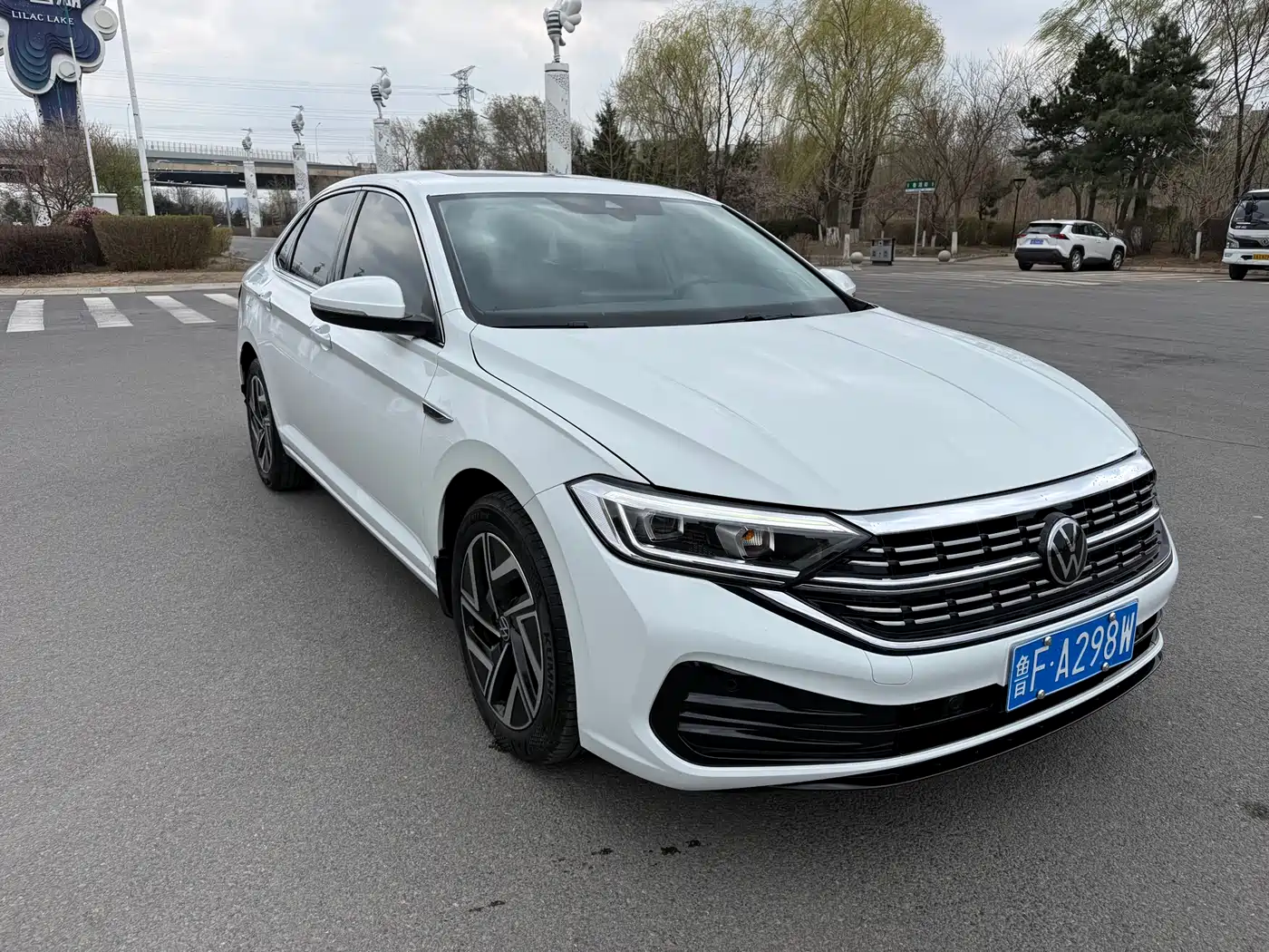 Volkswagen Sagitar 2024 300TSI DSG Surpass Edition фото 3