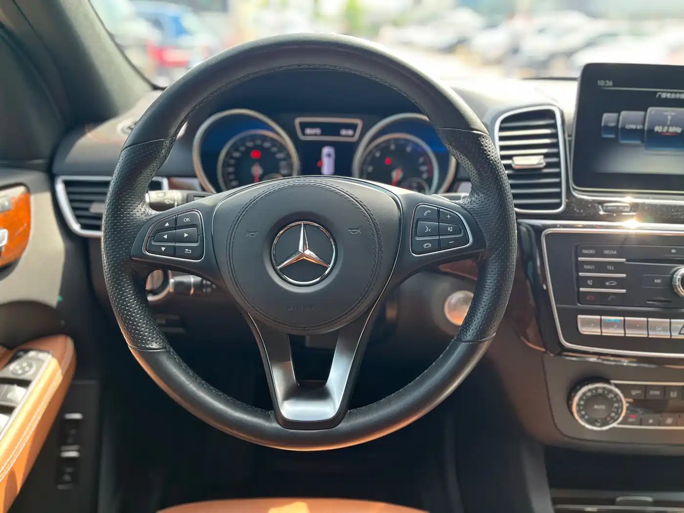 Mercedes-Benz GLS 2018 Facelift GLS 400 4MATIC Luxury фото 18
