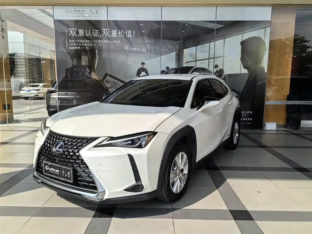 Lexus UX 2022 260h Cool Edition