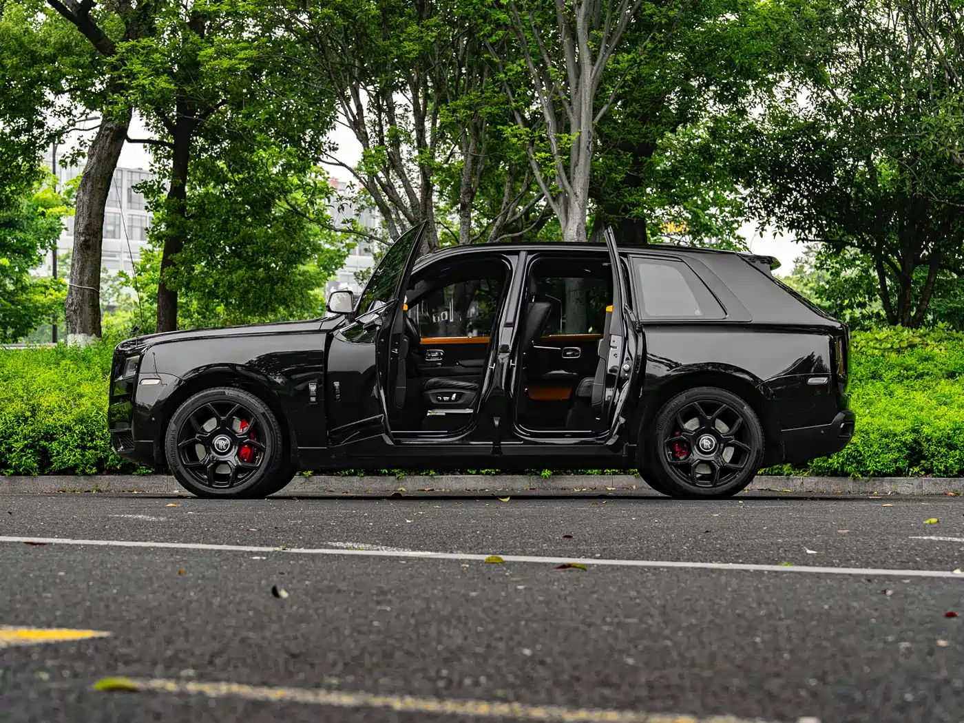 Rolls-Royce Cullinan 2020 Black Badge фото 5