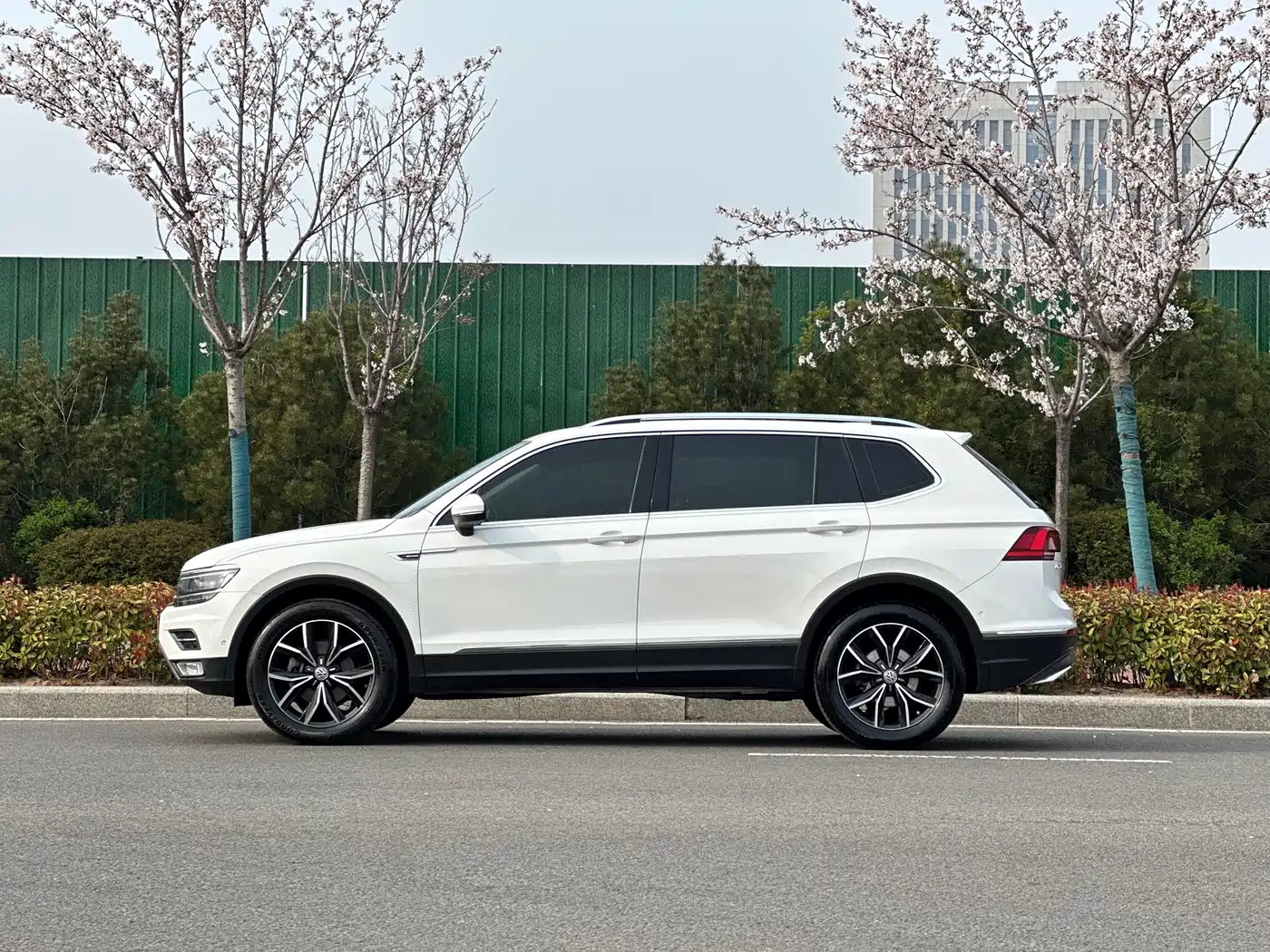 Volkswagen Tiguan L 2017 380TSI Automatic 4WD Flagship Edition фото 3