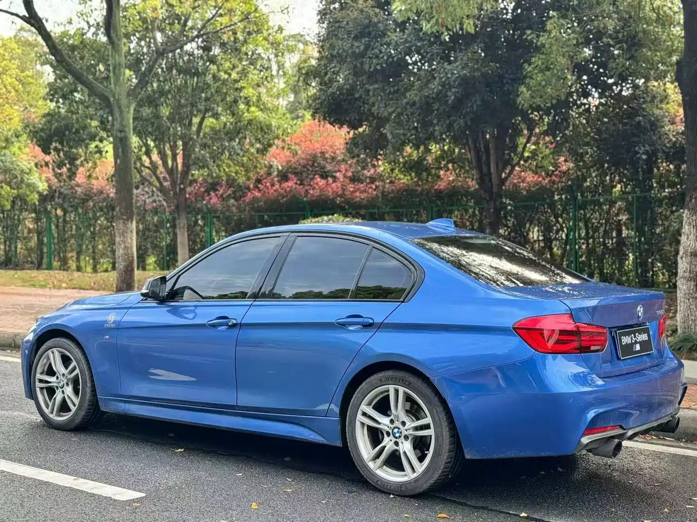 BMW 3 Series 2017 330i M Sport фото 9