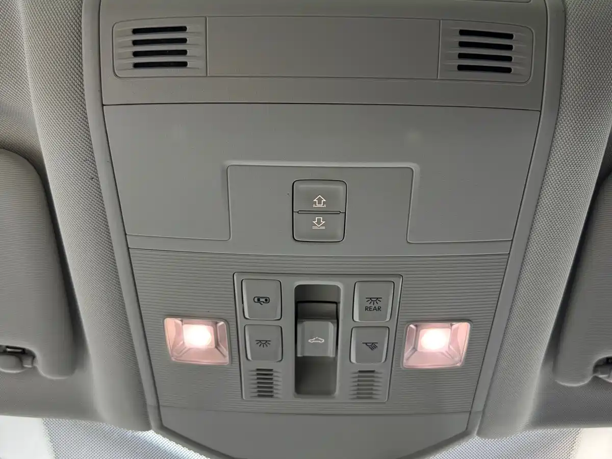 VOLKSWAGEN T ROC EXPLORING SONGS