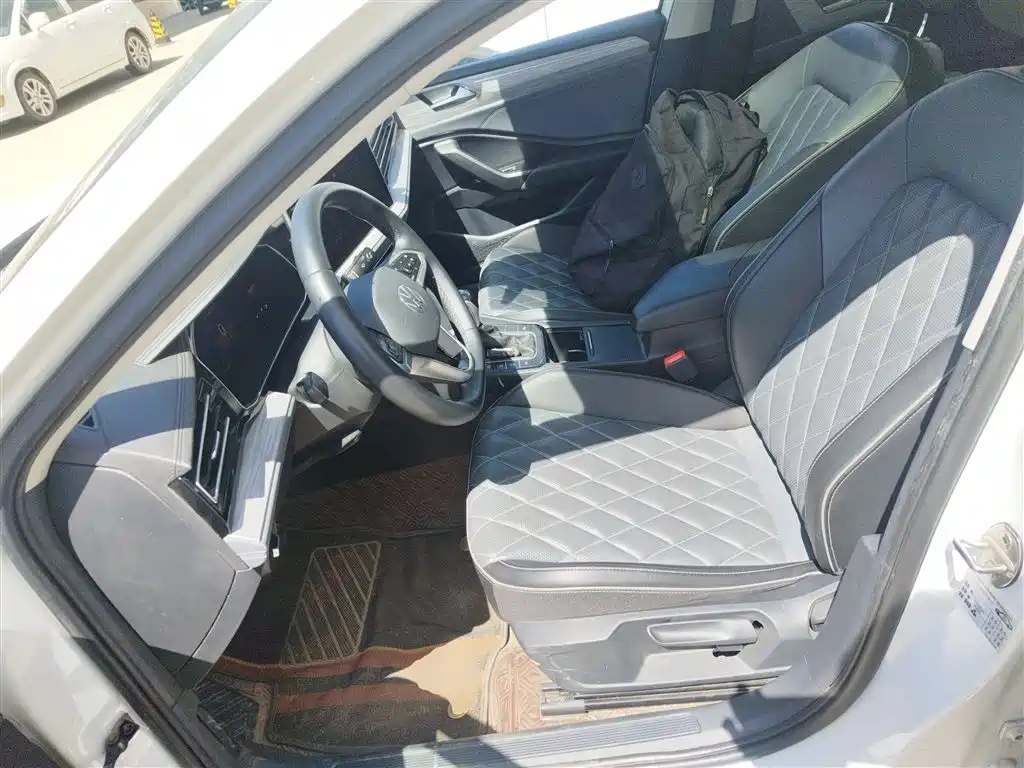 Volkswagen Sagitar 2023 300TSI DSG Surpassing Edition фото 15