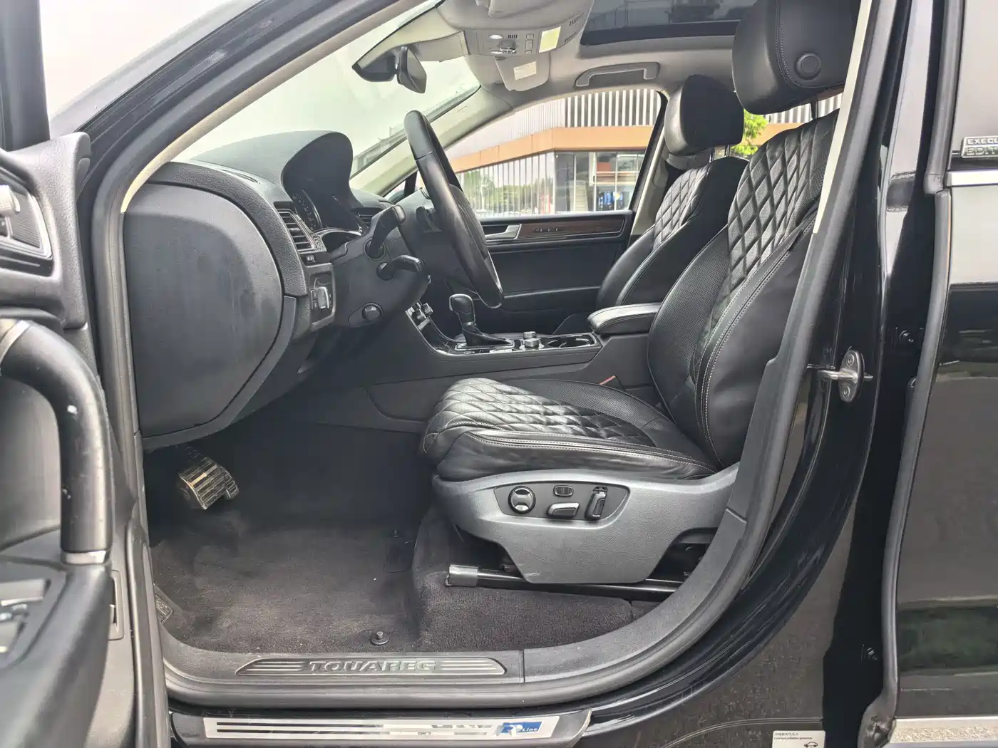 Volkswagen Touareg 2017 3.0TSI Executive Edition фото 9