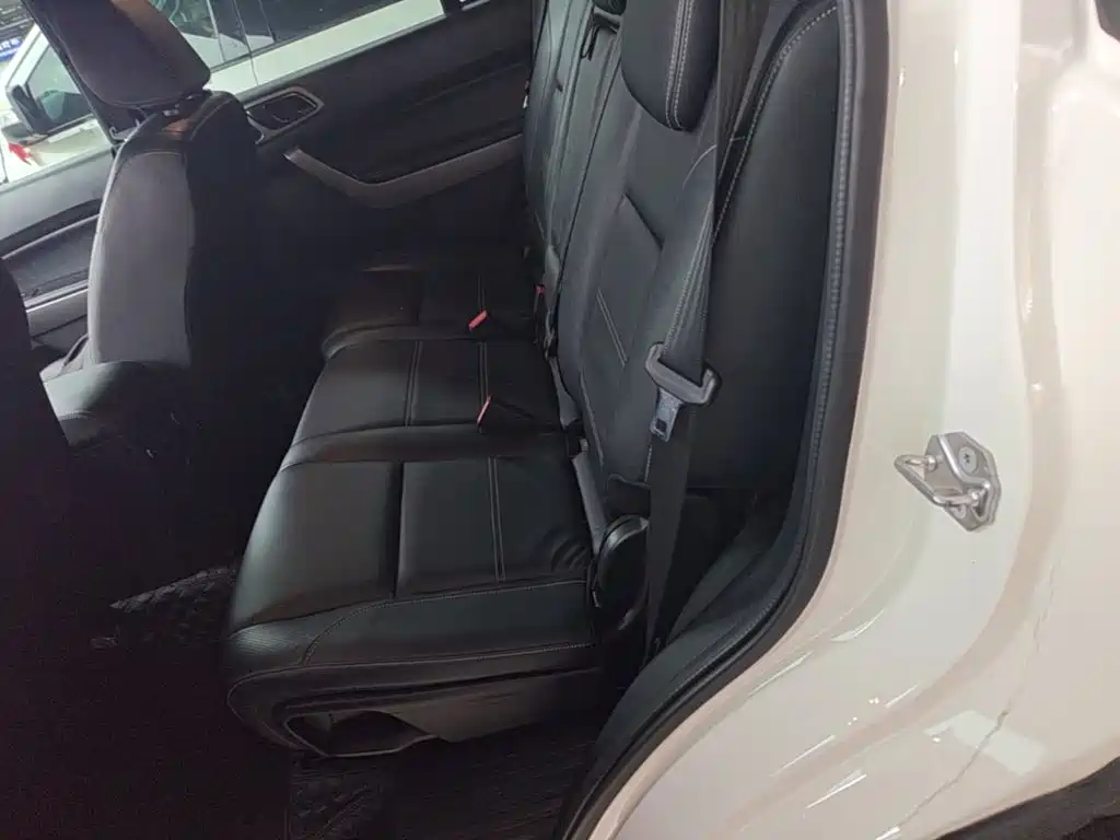 Ford Everest 2018 2017 2.0T Gasoline Automatic 4WD Luxury Edition 5-Seater