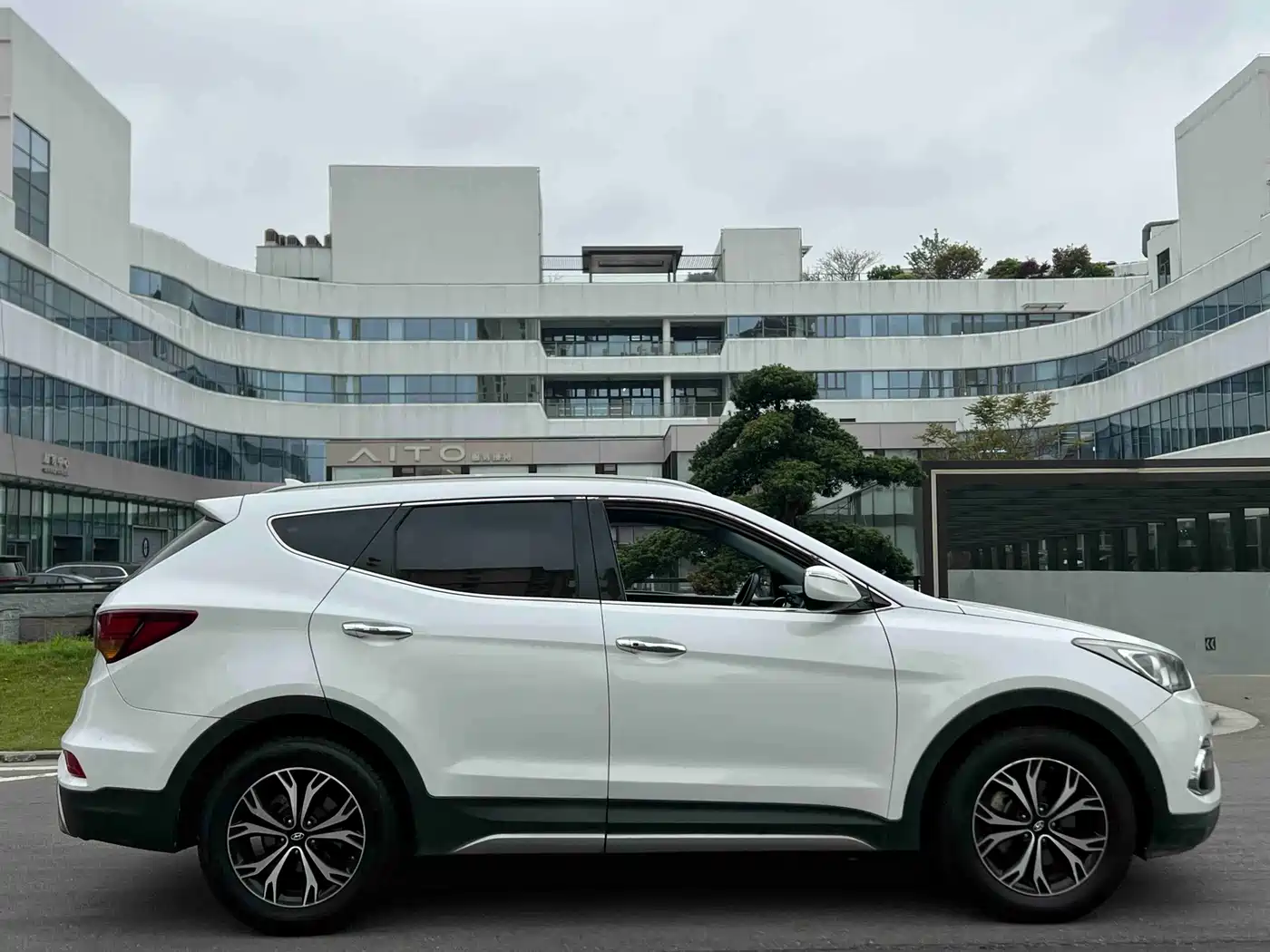 Hyundai Santa Fe 2017 2.4L Automatic 2WD Intelligent 5-Seater фото 14