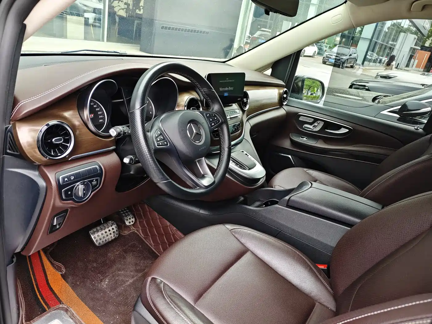 Mercedes-Benz V-Class 2021 V 260 L Long Wheelbase Luxury Edition фото 6