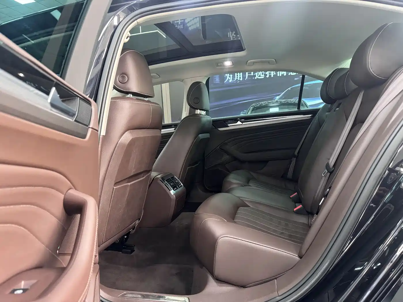Volkswagen Phideon 2021 380TSI Luxury Edition фото 8