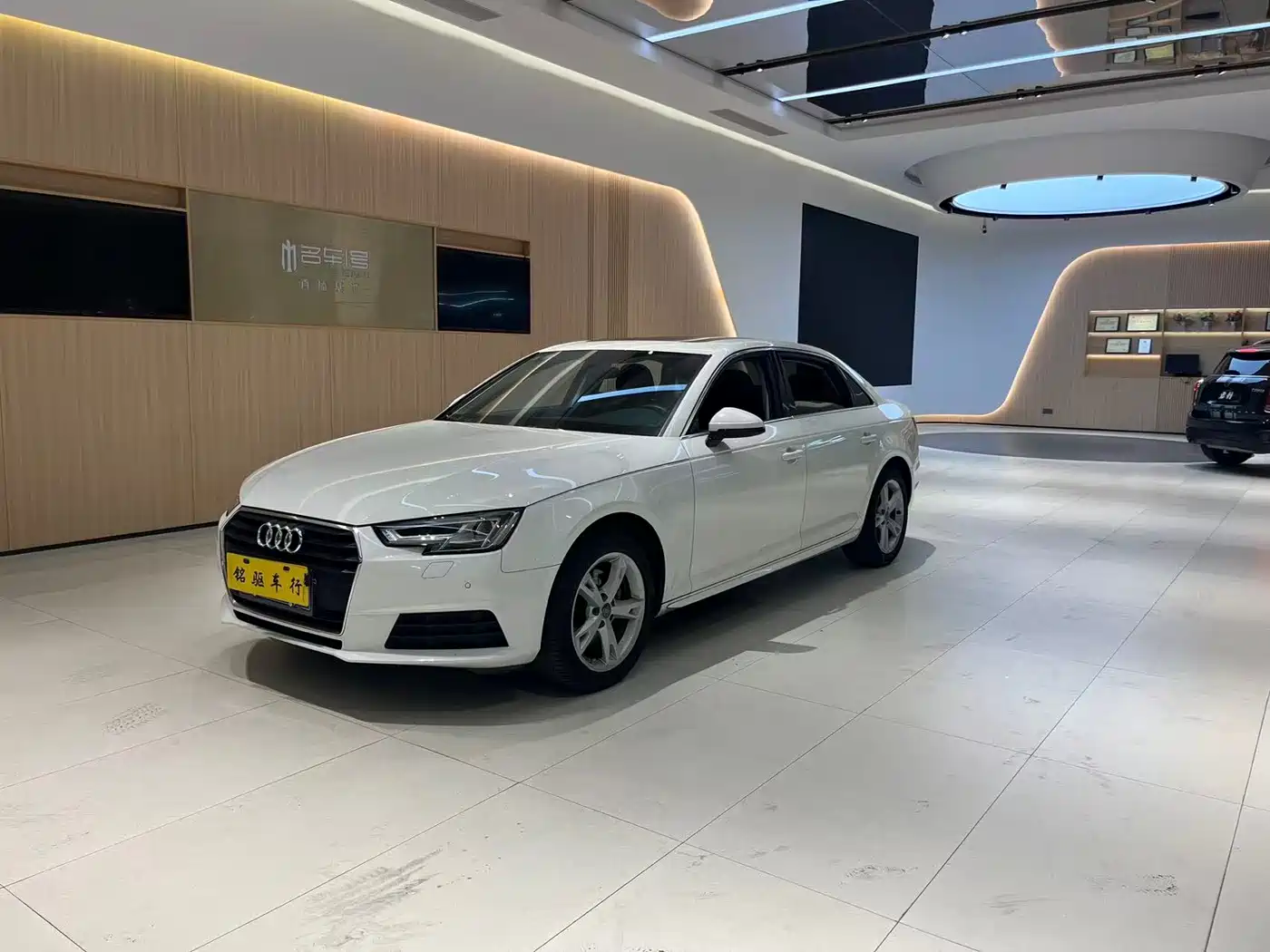 Audi A4L 2017 40 TFSI Fashion Edition