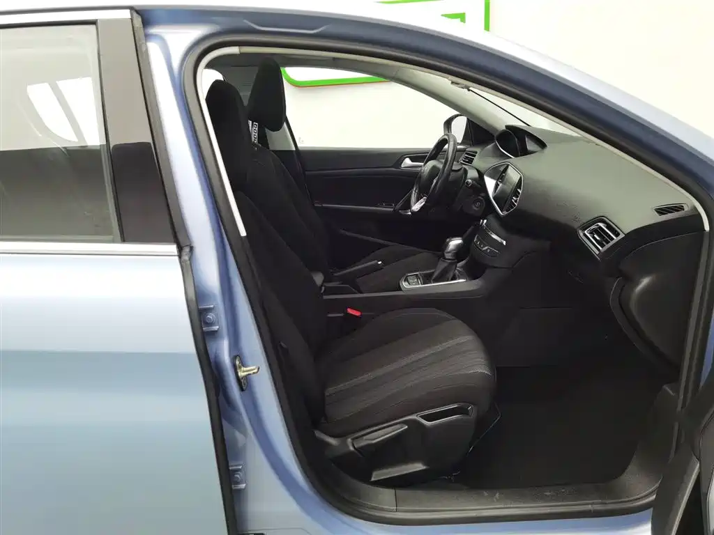 Peugeot 308S 2015 1.2T Auto Dynamic Edition фото 23