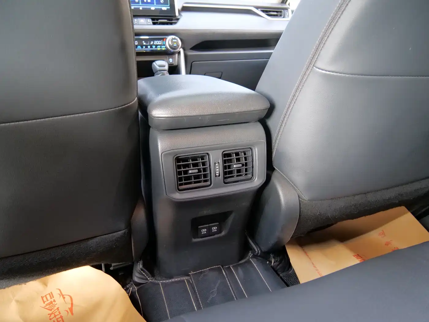 Toyota Wildlander 2020 2.0L CVT 2WD Luxury Edition фото 9