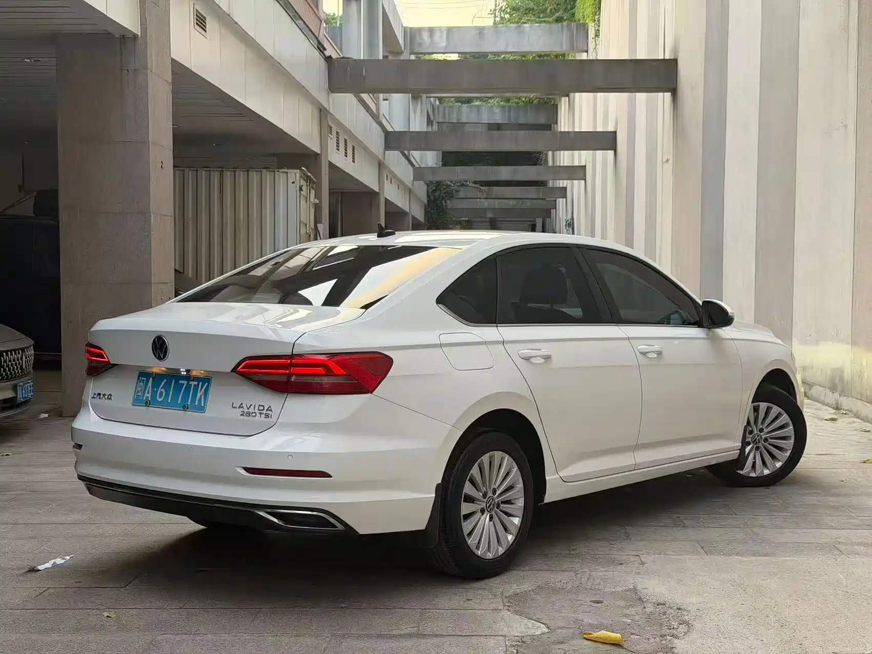 صورة 8 - Volkswagen Lavida