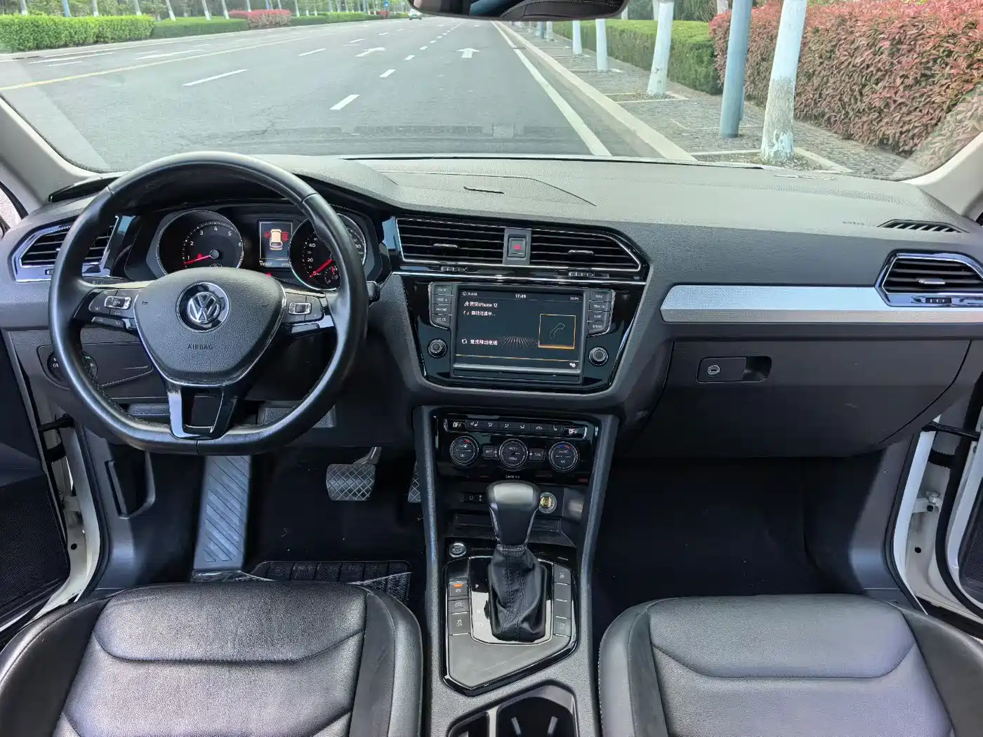 Volkswagen Tiguan L 2018 380TSI Automatic AWD Luxury Edition фото 5