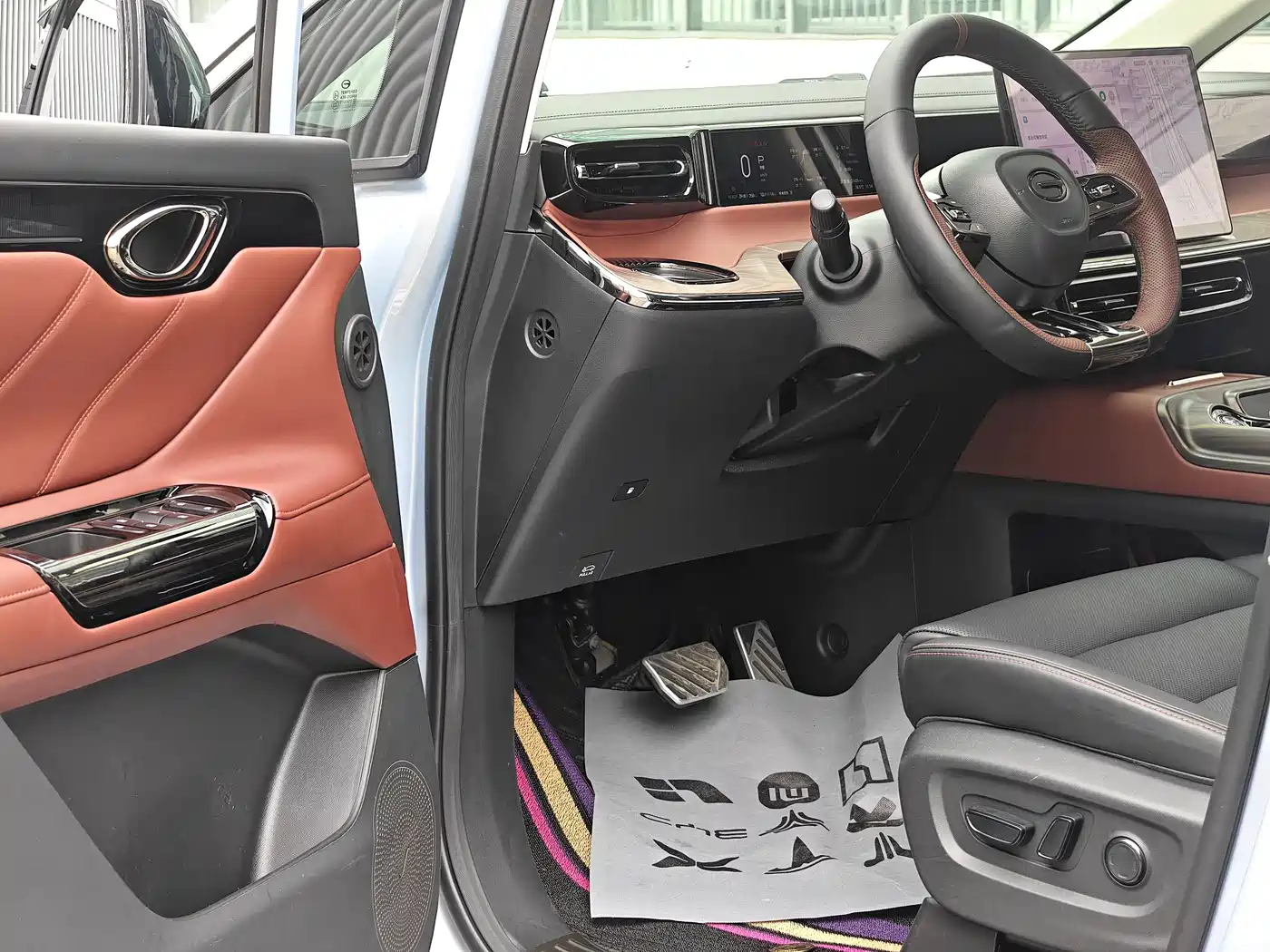 GAC Trumpchi Trumpchi E8 NEV 2024 150km Soaring Glory+ фото 15
