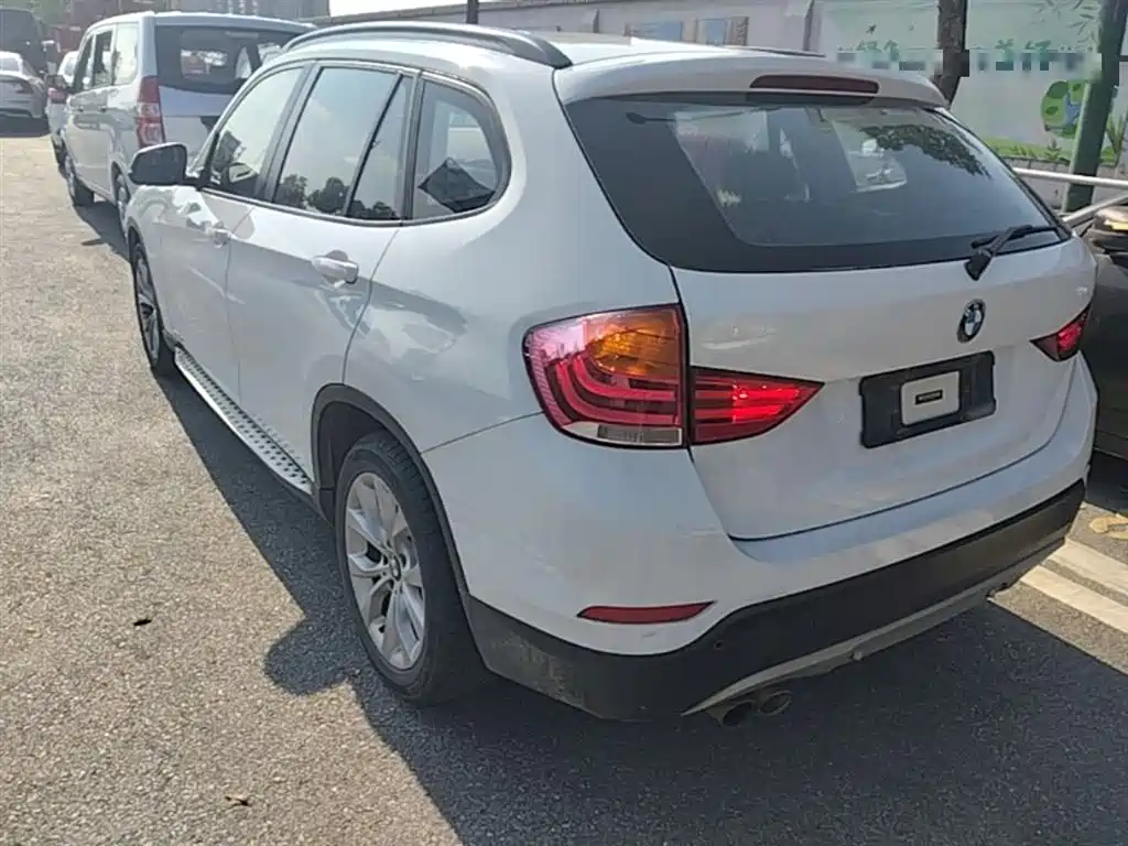 BMW X1 2014 sDrive18i Fashion Edition фото 5