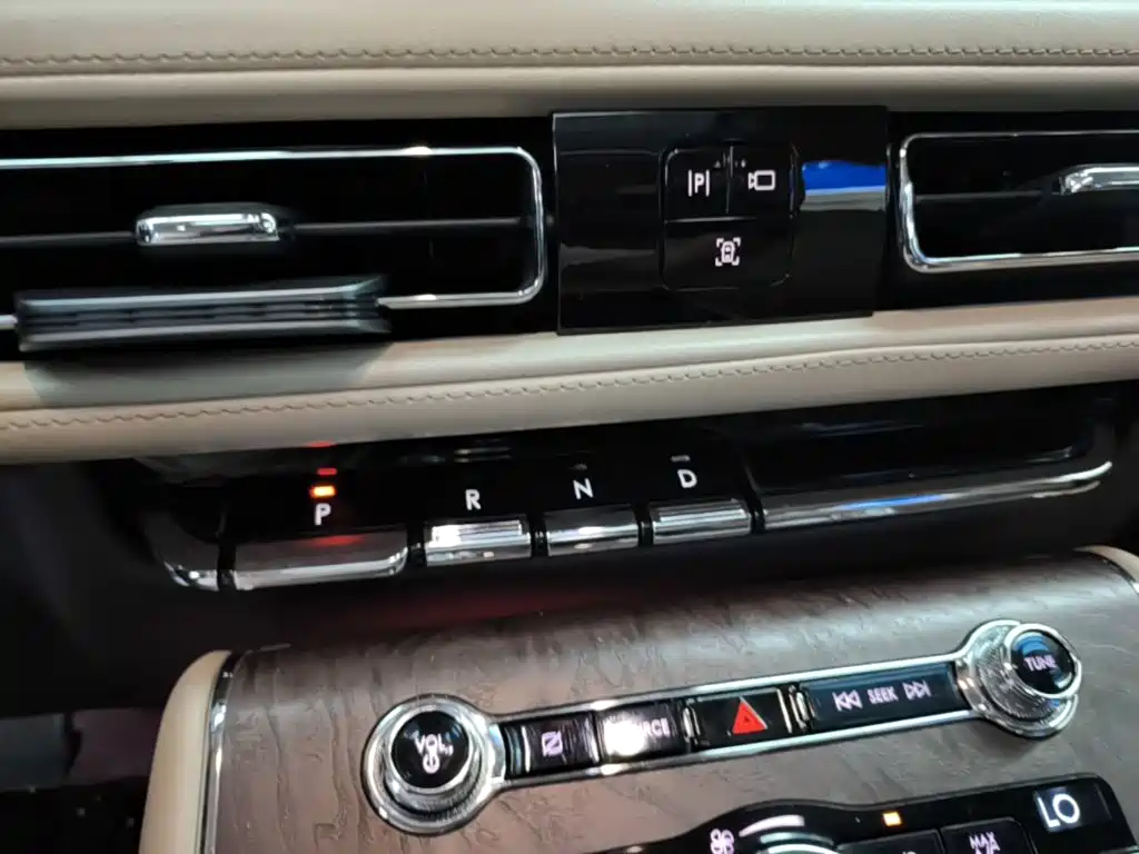 Lincoln Aviator (Import) 2020 2020 3.0T V6 AWD Premium Edition